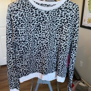 Zyia active black and white leopard sweater